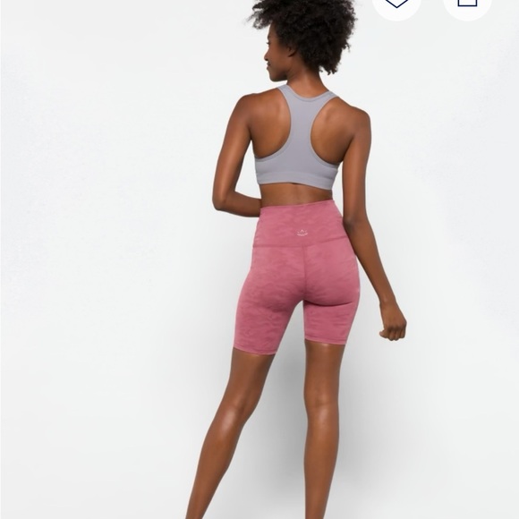 BEYOND YOGA Camo High Waisted Performance Biker Short red size large - Picture 12 of 14